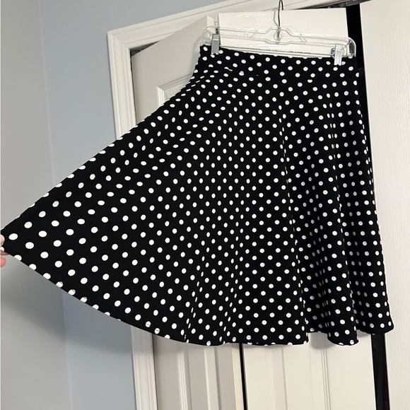 JM Fluerette Black & White Polka Dot Skirt - Picture 2 of 8